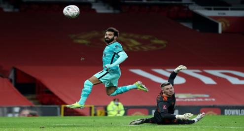 صلاح يتقدم لليفربول في كلاسيكو إنجلترا برائعة في مرمى يونايتد (فيديو)
